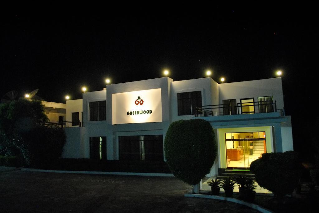 Greenwood Hotel Khajuraho Bagian luar foto