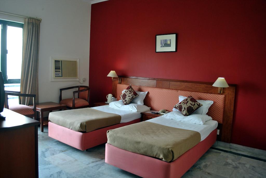 Greenwood Hotel Khajuraho Bagian luar foto