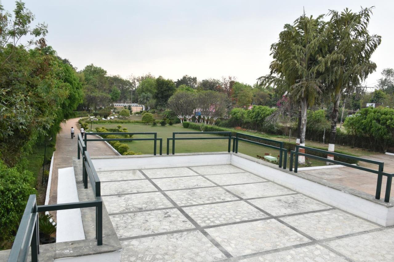 Greenwood Hotel Khajuraho Bagian luar foto