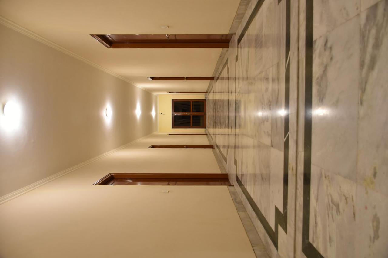 Greenwood Hotel Khajuraho Bagian luar foto