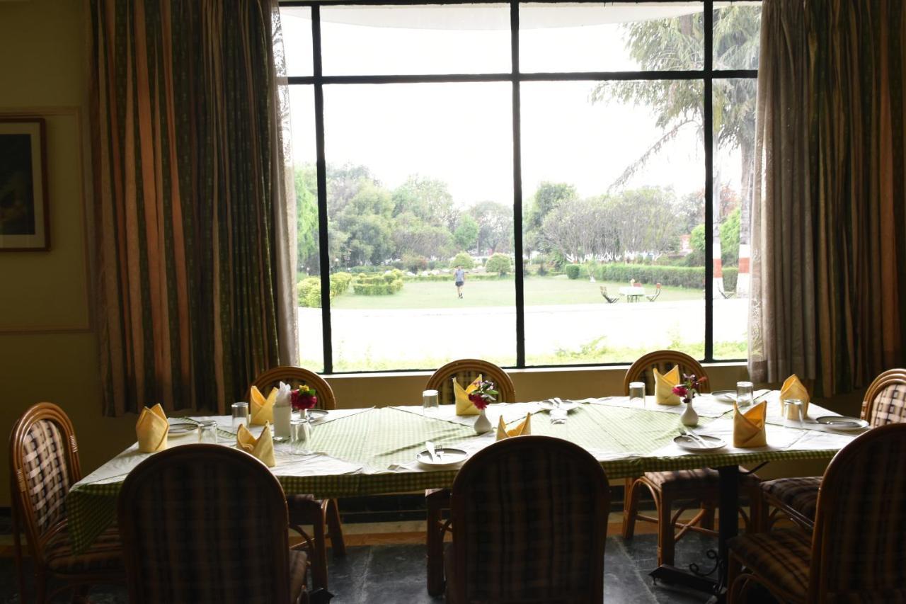 Greenwood Hotel Khajuraho Bagian luar foto