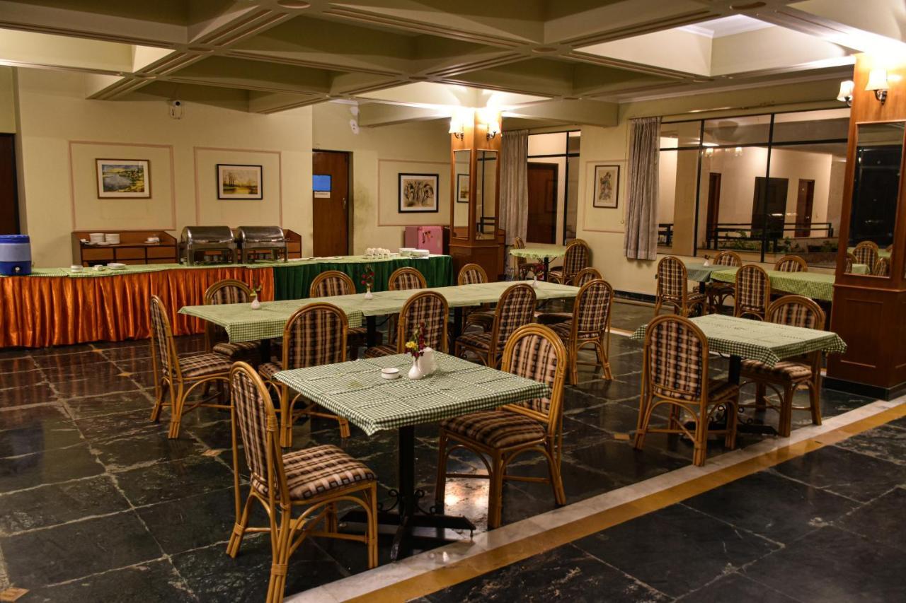 Greenwood Hotel Khajuraho Bagian luar foto