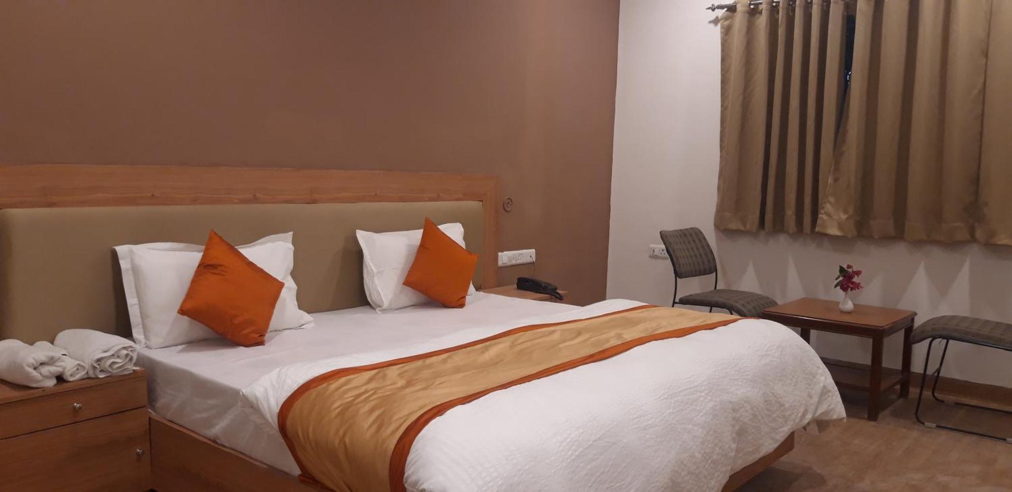 Greenwood Hotel Khajuraho Bagian luar foto