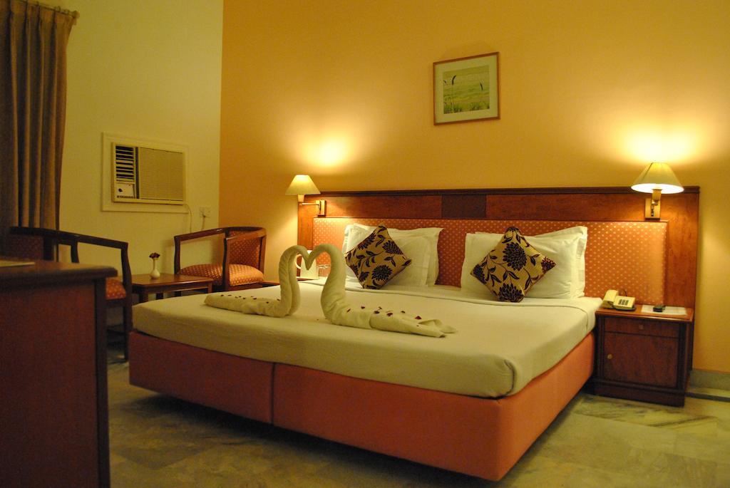 Greenwood Hotel Khajuraho Ruang foto